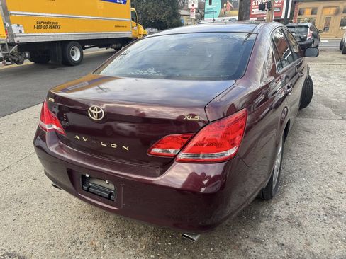 Used 2005 Toyota Avalon XLS image 5