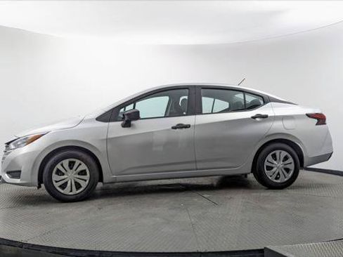 Used 2025 Nissan Versa S FWD image 3