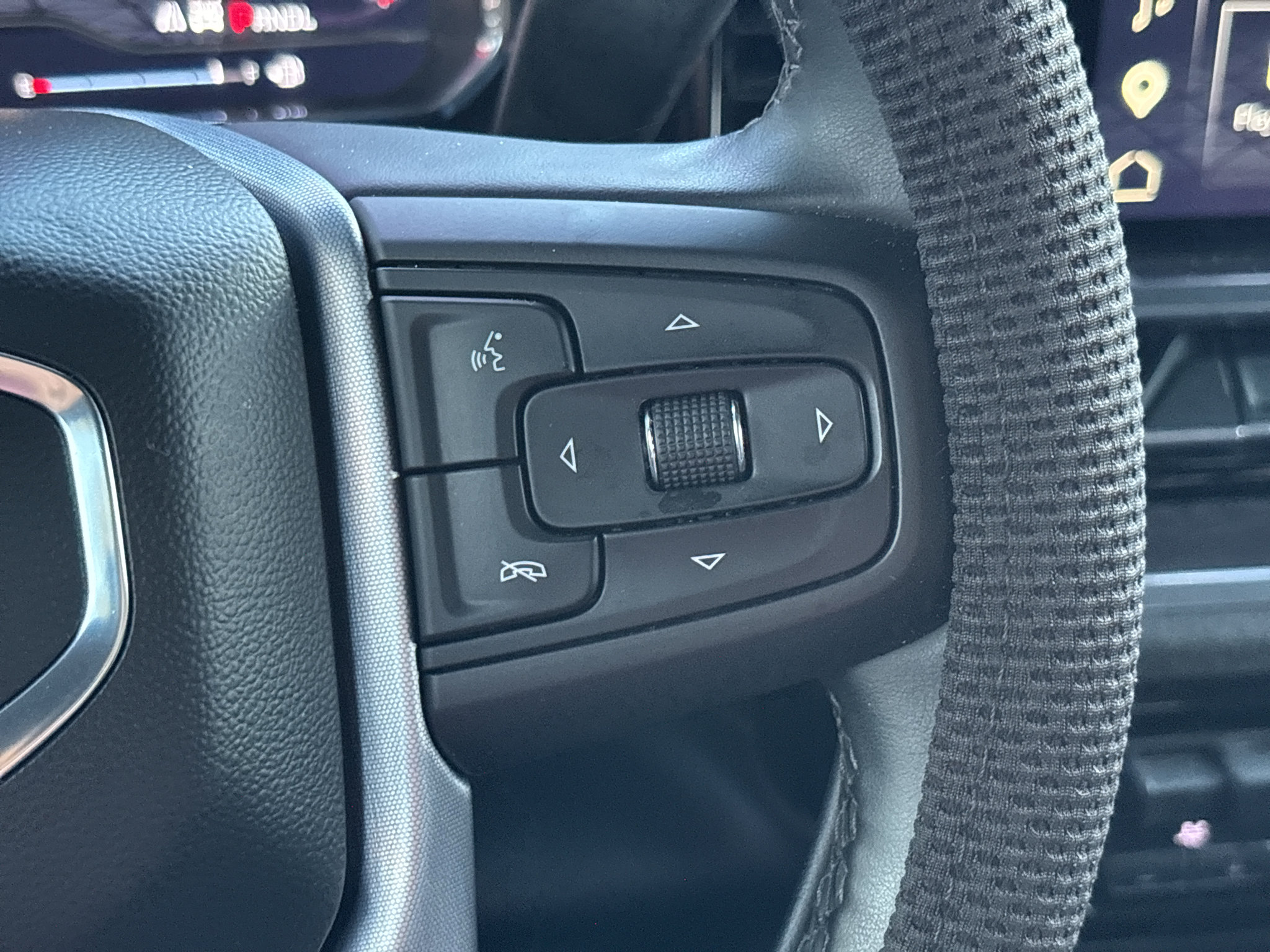 Used 2025 GMC Sierra 1500 SLT AWD/4WD image 19