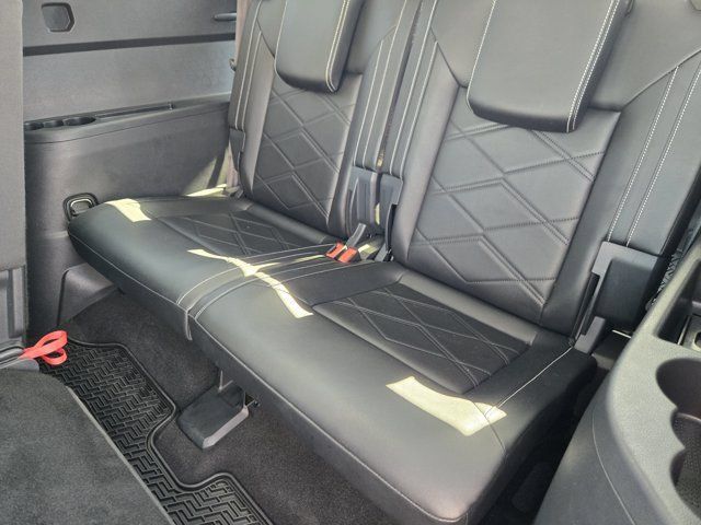 Used 2024 Volkswagen Atlas SE w/ Panoramic Sunroof Package FWD image 30