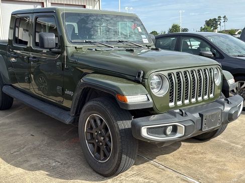 Used 2022 Jeep Gladiator Overland w/ Popular Equipment Package AWD/4WD image 2