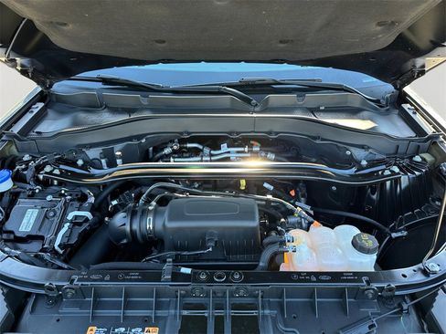 Used 2023 Ford Explorer Limited w/ Limited Technology Package image 9