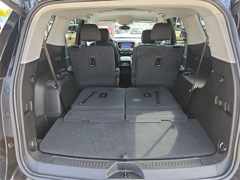 Used 2023 GMC Acadia AT4 image 25