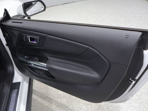 Used 2025 Ford Mustang Premium RWD image 27