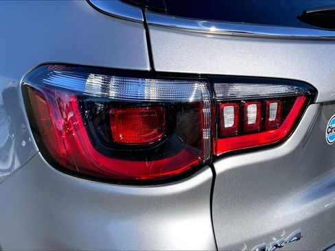 Certified 2022 Jeep Compass Latitude image 26