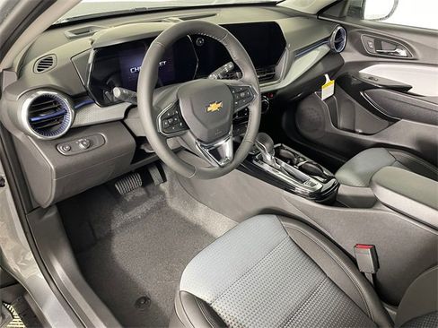 New 2026 Chevrolet Trax LT w/ LT Convenience Package image 3