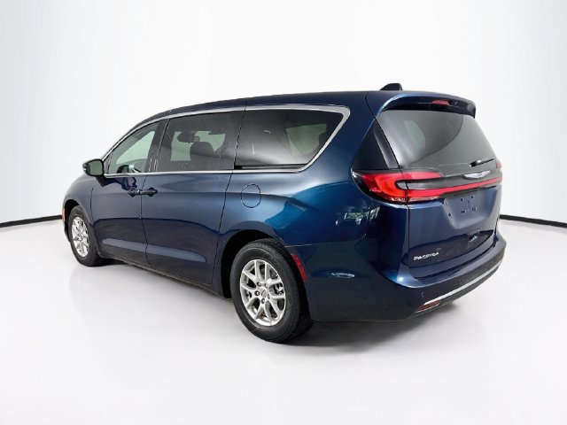 Used 2024 Chrysler Pacifica Touring FWD image 27