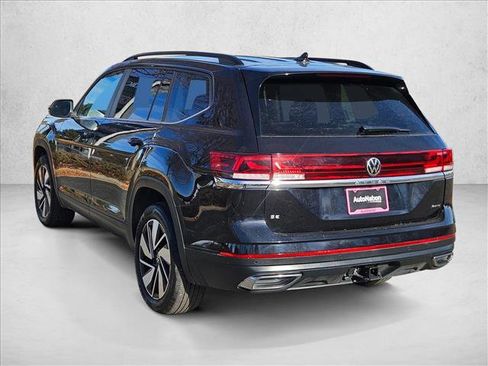 Used 2025 Volkswagen Atlas SE image 8