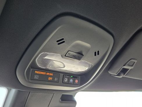 Used 2024 Chevrolet Trax RS FWD image 30