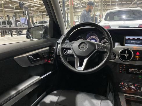 Used 2015 Mercedes-Benz GLK 350 2WD image 3