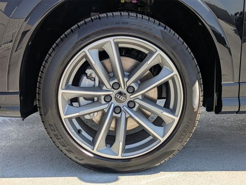 New 2025 Audi Q3 2.0T Premium image 13