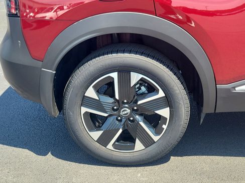 Used 2025 Nissan Kicks SV w/ Charging Package AWD/4WD image 6