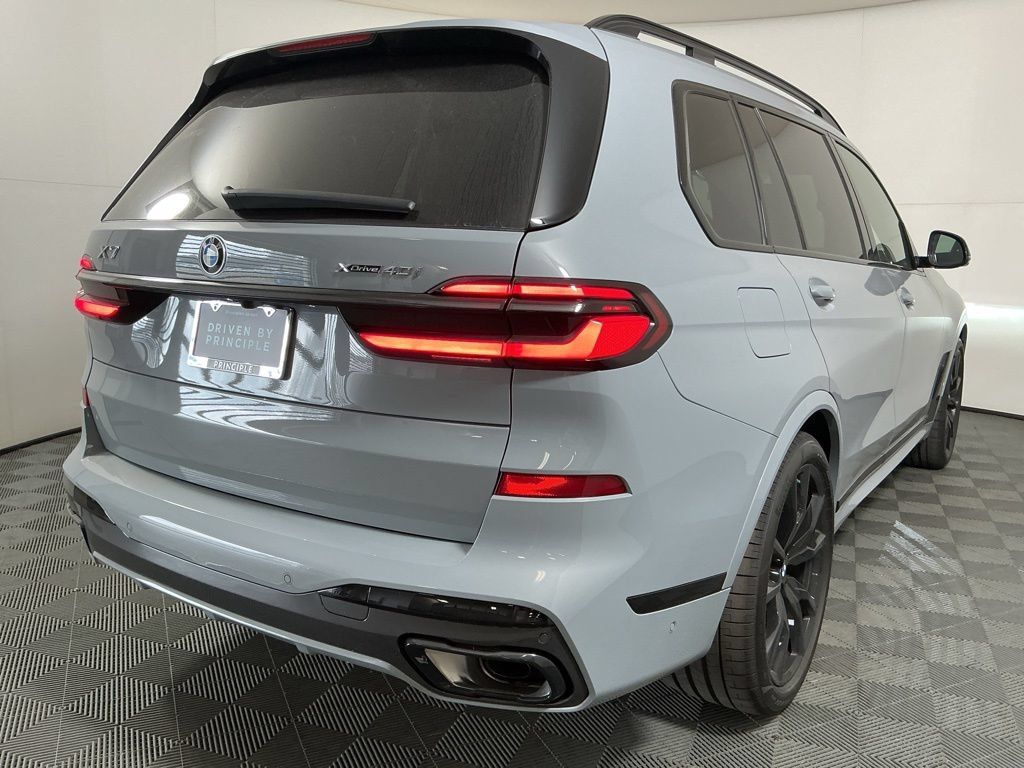 Used 2026 BMW X7 xDrive40i w/ M Sport Package AWD/4WD image 5