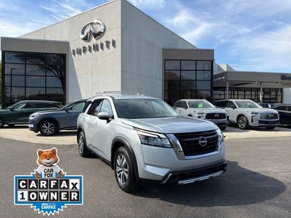 Used 2024 Nissan Pathfinder SL