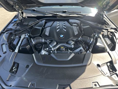 Used 2021 BMW 750i xDrive w/ Autobahn Package AWD/4WD image 35