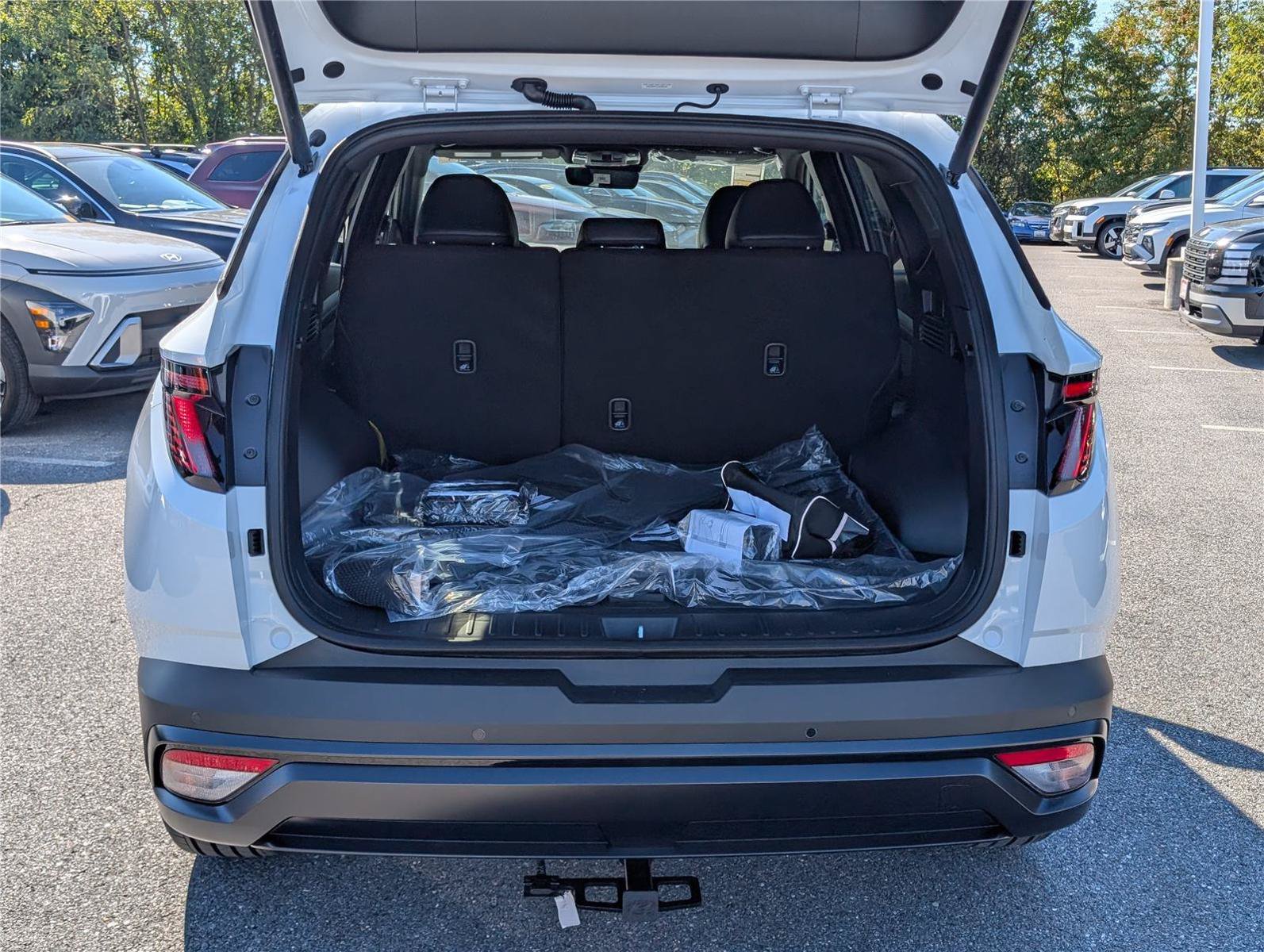New 2026 Hyundai Tucson Limited w/ Tow & Go Package AWD/4WD image 11