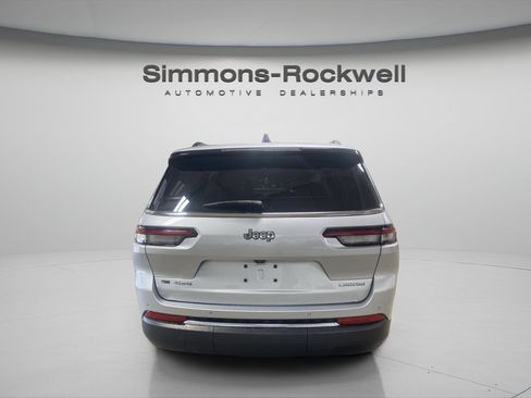 Used 2023 Jeep Grand Cherokee L Laredo AWD/4WD image 4