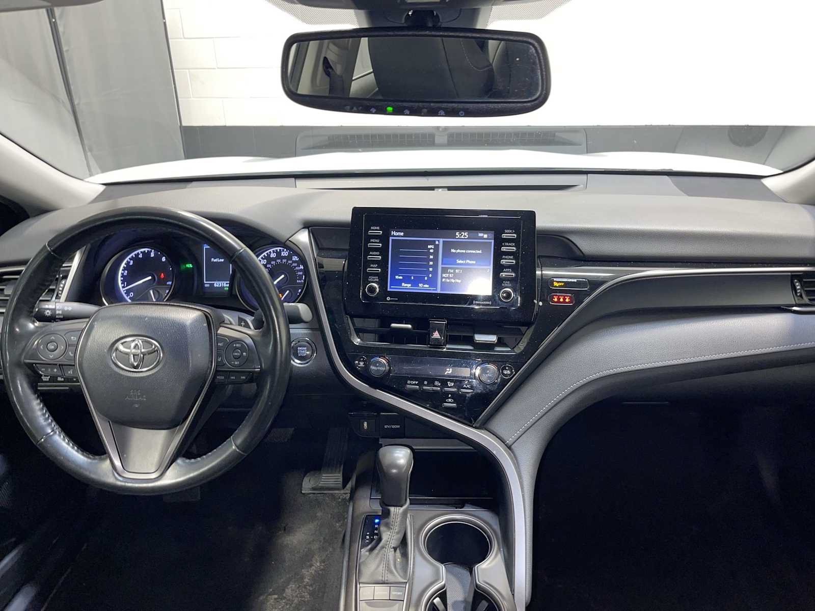 Used 2024 Toyota Camry SE w/ Cold Weather Package FWD image 10