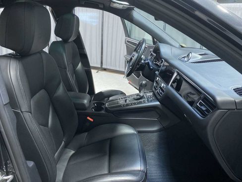 Used 2021 Porsche Macan AWD/4WD image 13