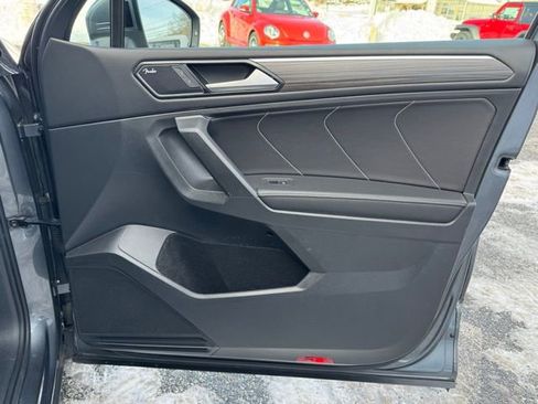 Used 2022 Volkswagen Tiguan SEL R-Line image 28