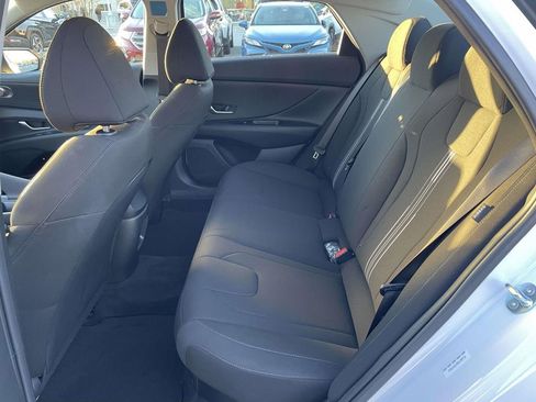 Certified 2025 Hyundai Elantra Blue image 3