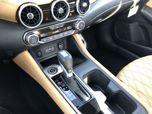 New 2025 Nissan Sentra SV w/ SV Premium Package image 27