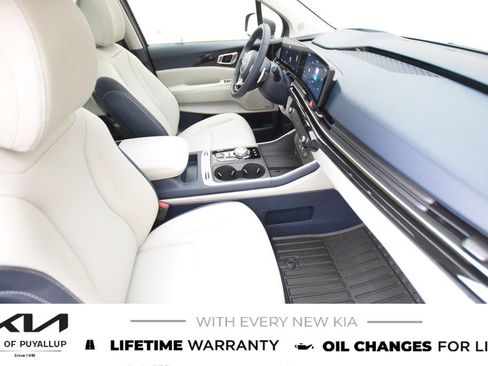 New 2025 Kia Carnival SX Prestige image 16