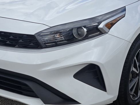 Used 2023 Kia Forte LXS image 7