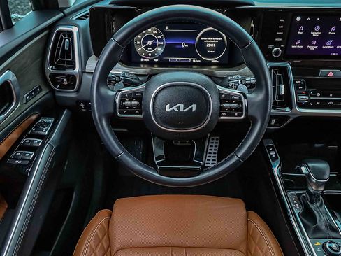 Certified 2023 Kia Sorento SX Prestige image 16