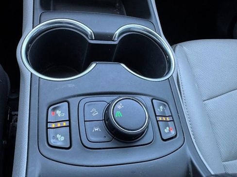 Used 2022 GMC Terrain SLT FWD image 18
