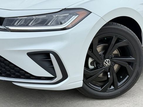 New 2026 Volkswagen Jetta SE image 2