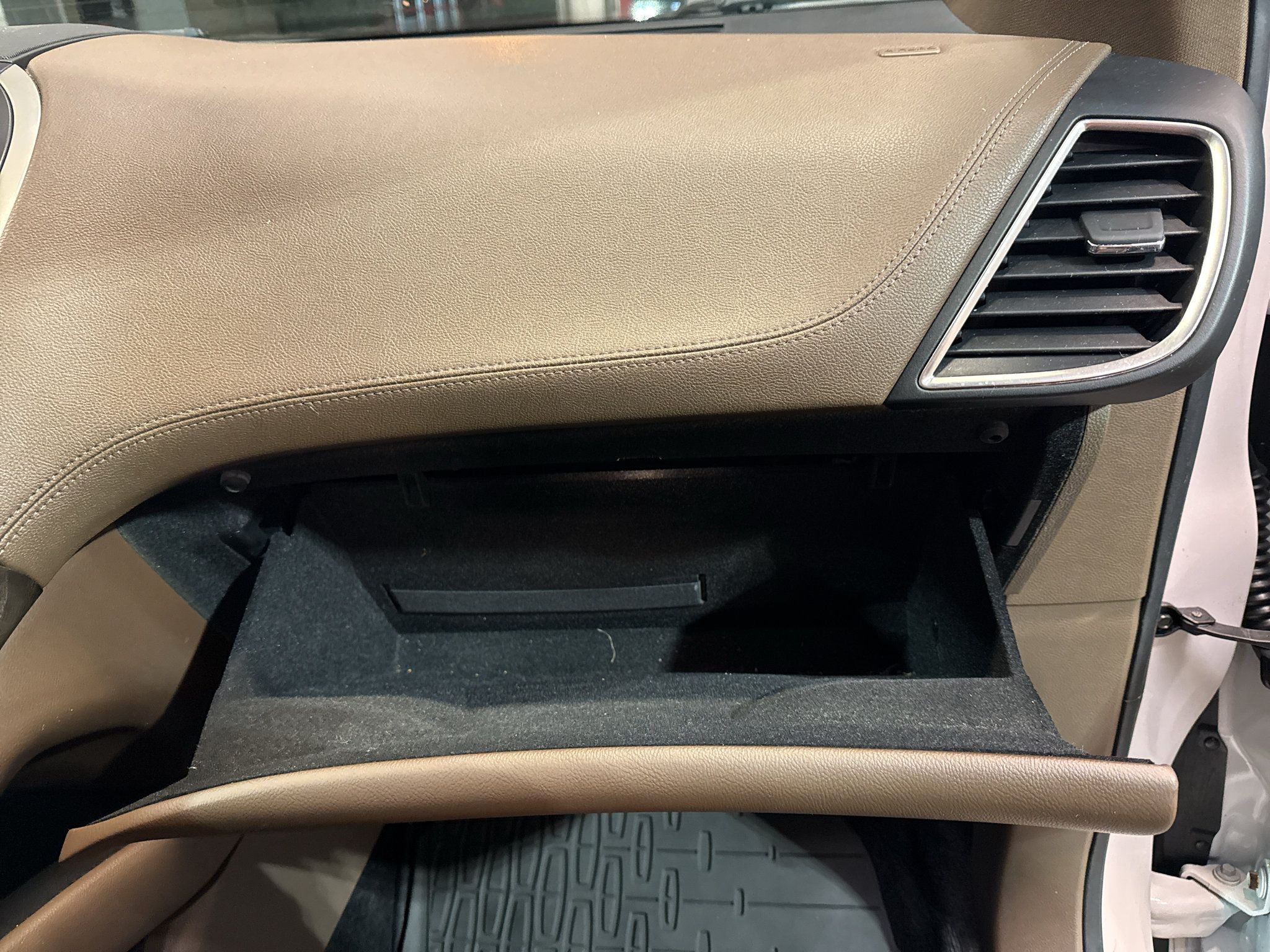Used 2017 Lincoln MKX Reserve w/ Lincoln MKX Climate Package AWD/4WD image 26