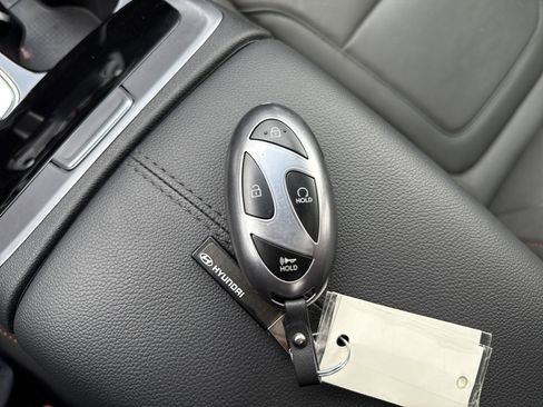 Certified 2025 Hyundai Santa Cruz Limited image 28