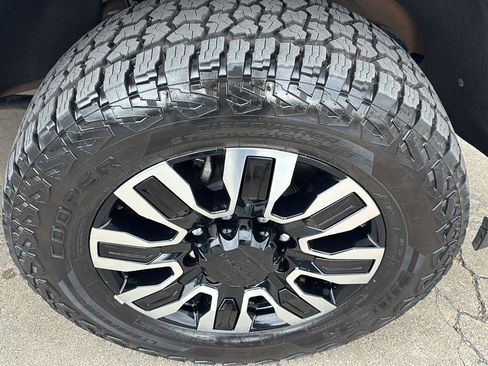 Certified 2024 GMC Sierra 2500 Denali Ultimate w/ Max Trailering Package image 11