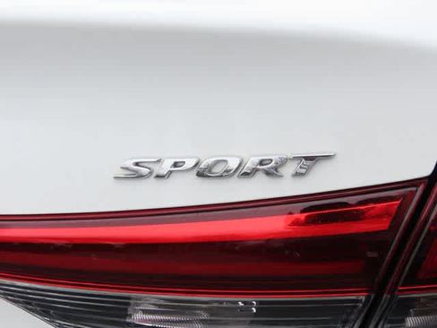 Used 2024 Honda Civic Sport image 8