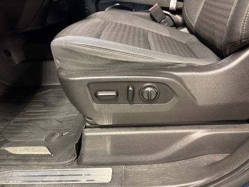 Used 2020 GMC Sierra 1500 SLE w/ SLE Value Package image 23