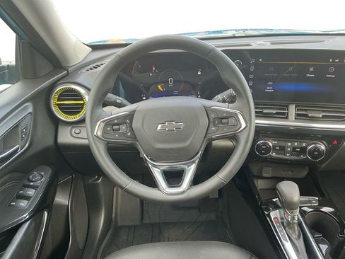 Used 2025 Chevrolet Trax ACTIV w/ Driver Confidence Package image 18