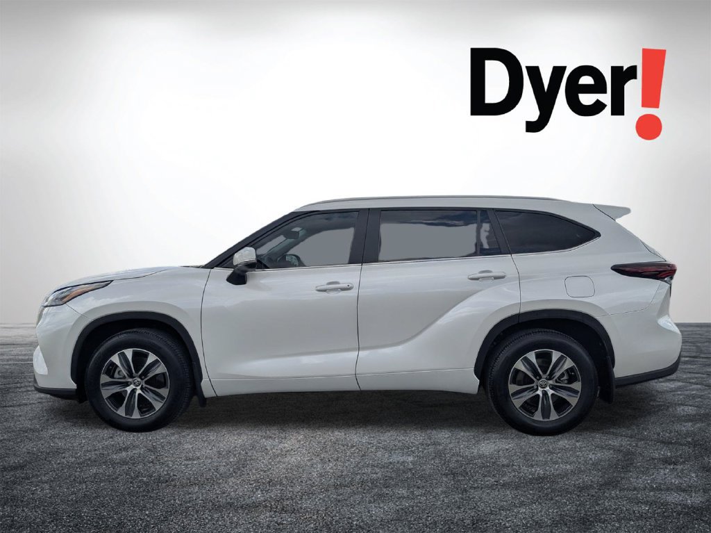Used 2024 Toyota Highlander XLE FWD image 7