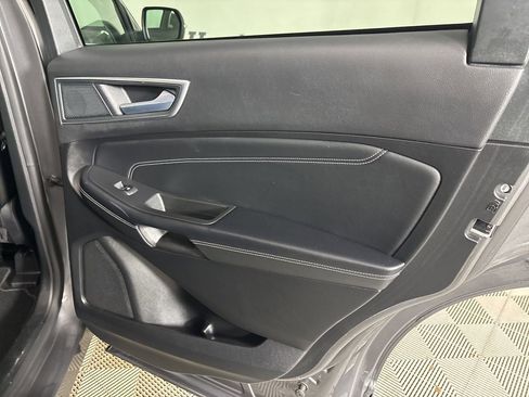 Used 2024 Ford Edge Titanium image 23
