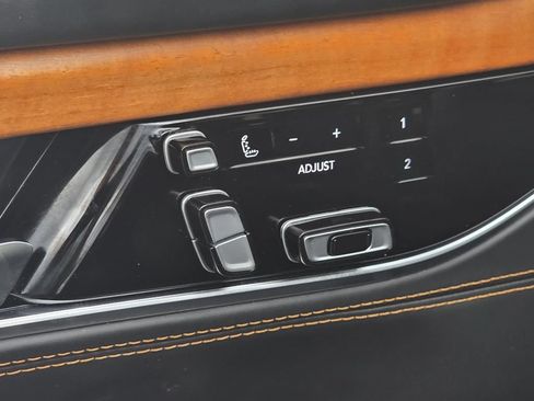 Used 2024 Jeep Grand Wagoneer Series III w/ Flexible Seating Group AWD/4WD image 57