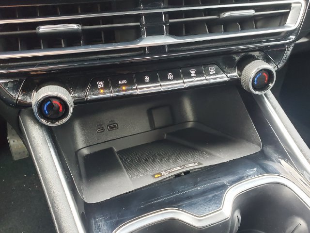 Certified 2024 Chevrolet Traverse Z71 AWD/4WD image 32