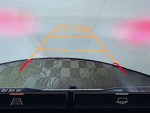 Certified 2022 GMC Sierra 1500 SLT w/ SLT Convenience Package image 18