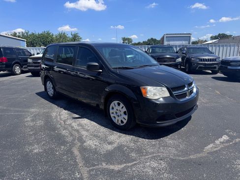 Used 2014 Dodge Grand Caravan American Value Package image 3