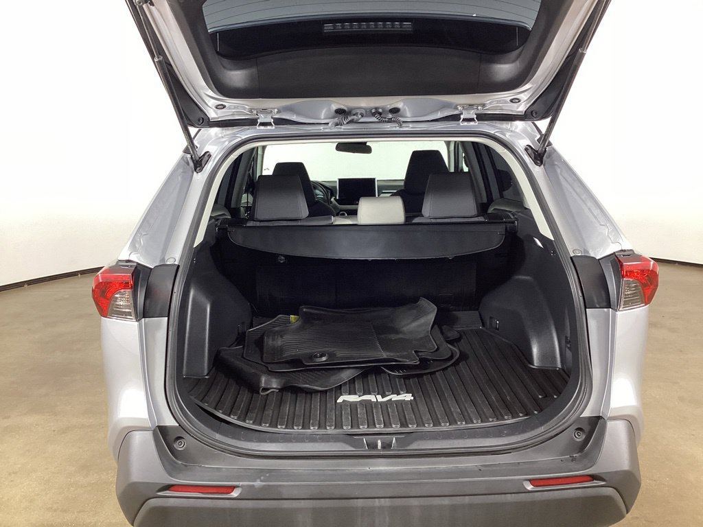 Used 2024 Toyota RAV4 XLE AWD/4WD image 29