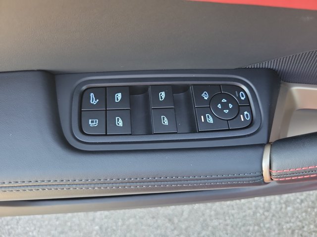 Certified 2025 Porsche Cayenne E-Hybrid AWD/4WD image 25