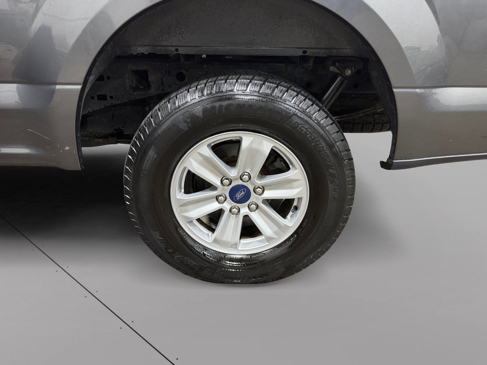 Used 2019 Ford F150 XL w/ Equipment Group 101A Mid AWD/4WD image 14