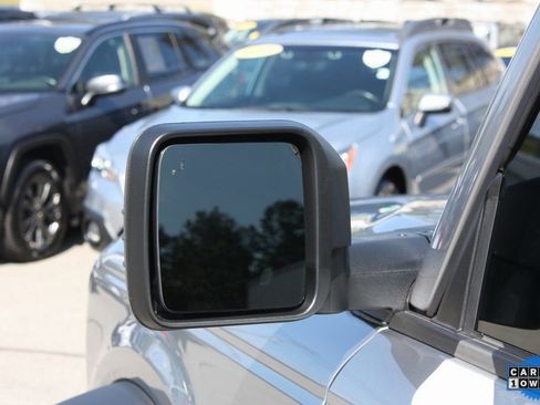 Used 2024 Ford Bronco Badlands image 9