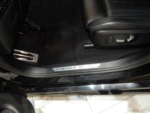 Used 2021 BMW X5 xDrive40i w/ M Sport Package image 14