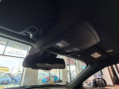 Used 2022 Dodge Challenger R/T w/ Plus Package image 41