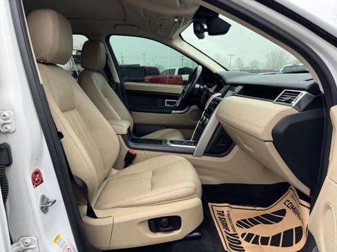 Used 2016 Land Rover Discovery Sport HSE image 19